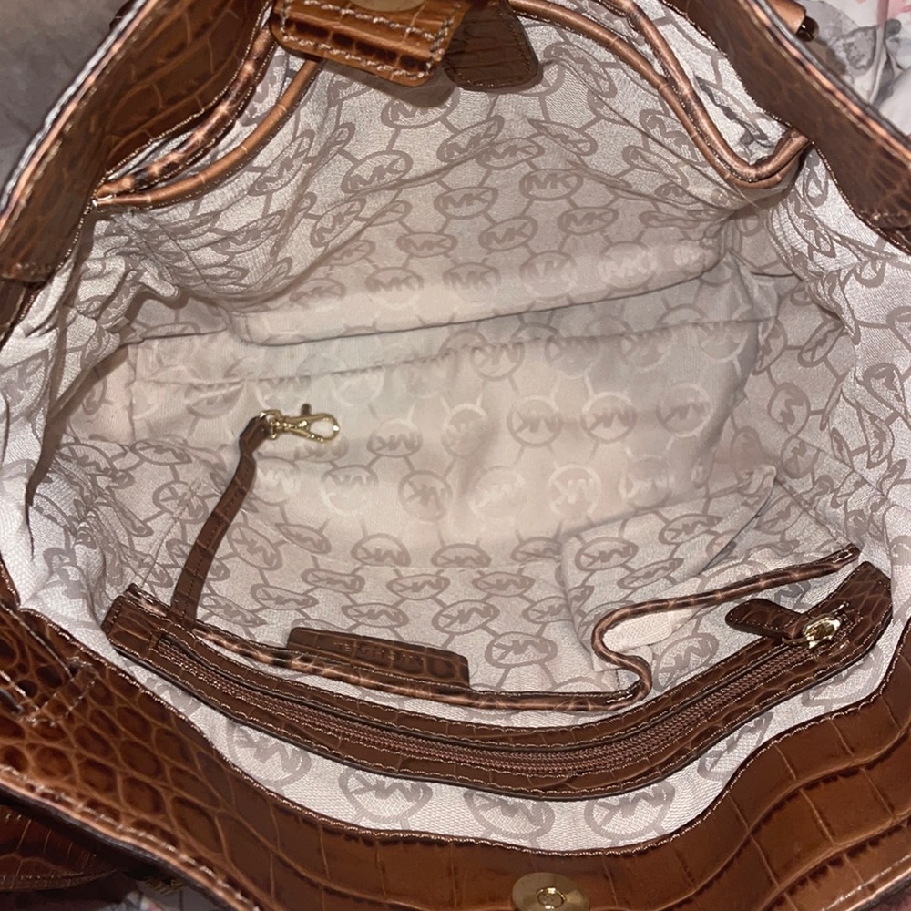 Michael Kors Leather Purse🤎 - Picture 13 of 14